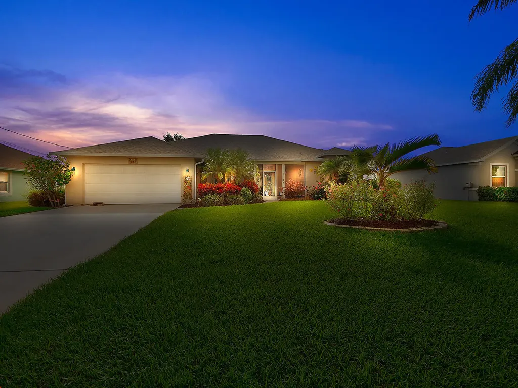 1220 SW Abacus Avenue Port St Lucie FL 34953