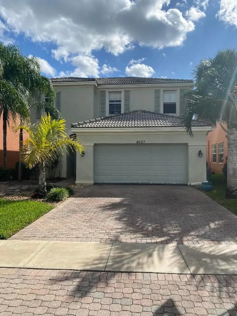 9137 Dupont Place Wellington FL 33414
