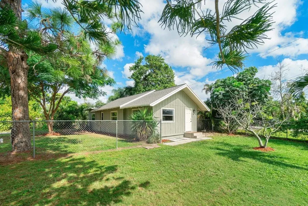 4279 Narcissus Avenue Lake Worth FL 33461