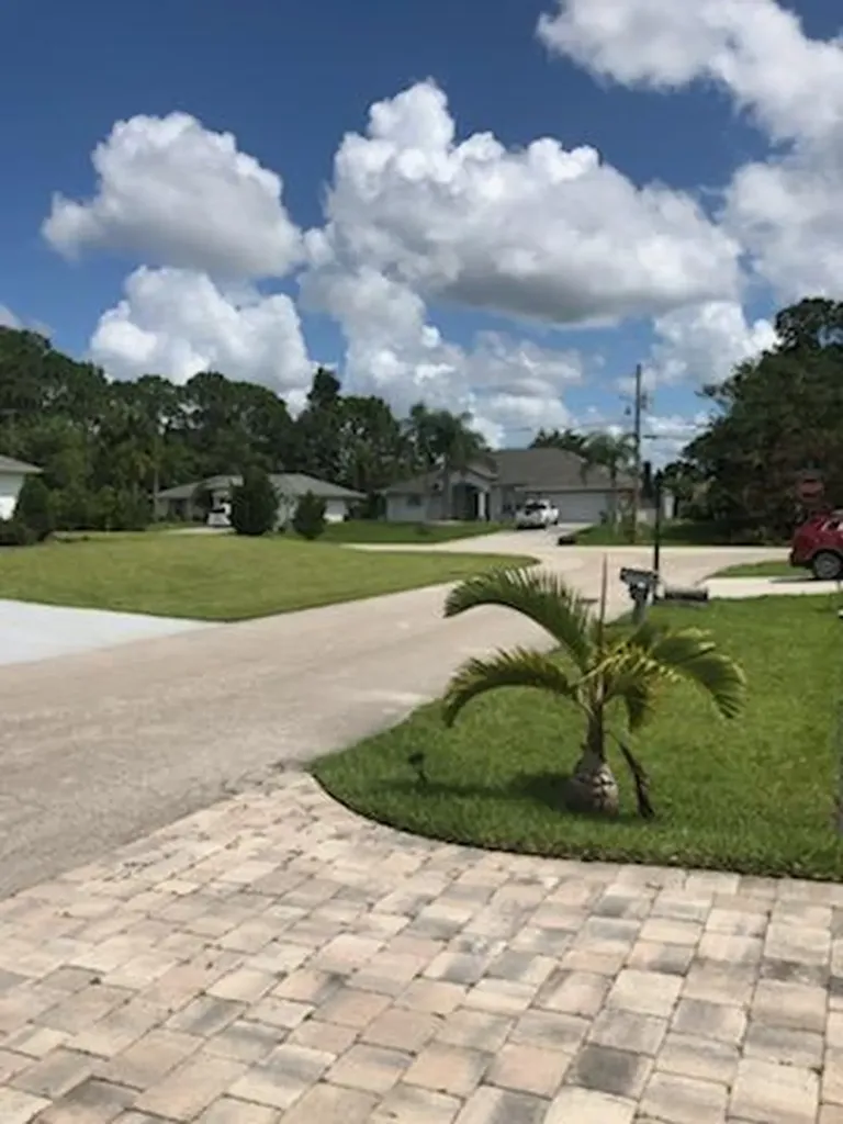 4275 SW Utterback Street Port St Lucie FL 34953