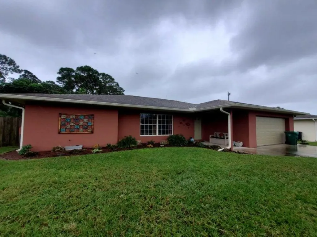 712 SE Browning Avenue Port St Lucie FL 34983