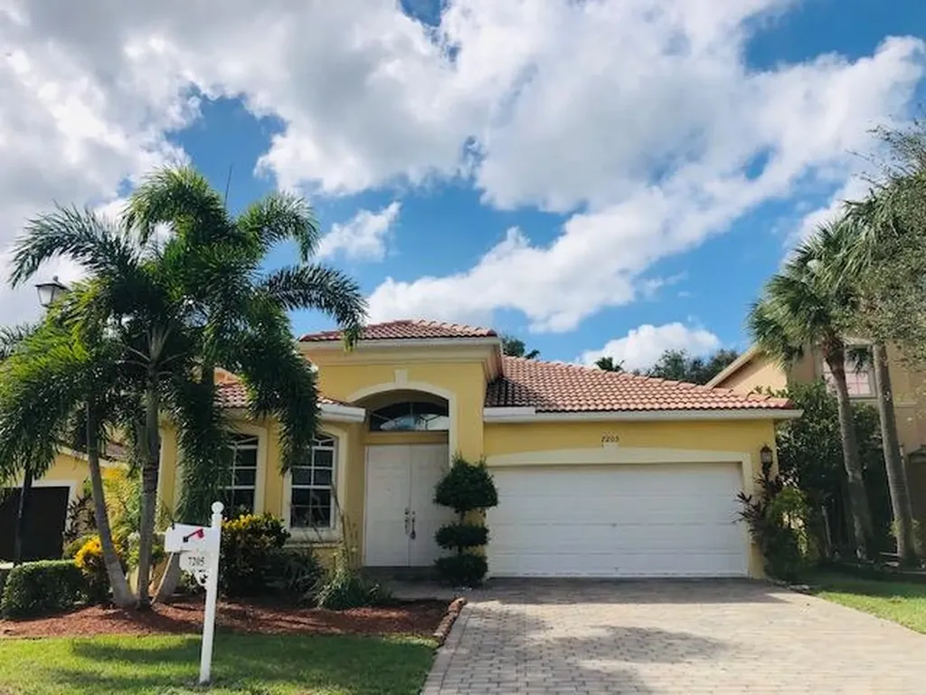 7205 Via Leonardo Lake Worth FL 33467