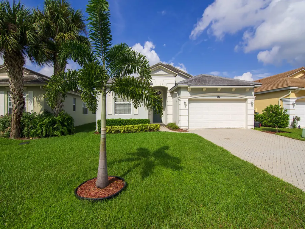 374 SW Lake Forest Way Port St Lucie FL 34986
