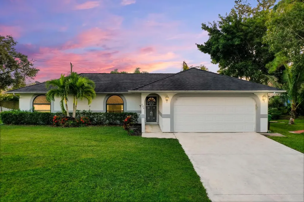 626 SE Starfish Avenue Port St Lucie FL 34983