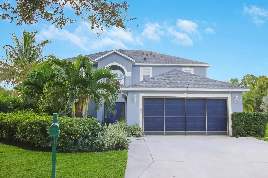 525 SW Deer Run Port St Lucie FL 34953