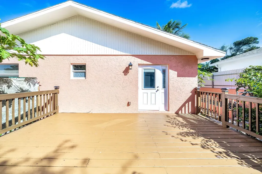 614 Highland Avenue Lake Worth Beach FL 33460