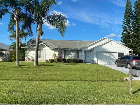2737 SE Caladium Avenue Port St Lucie FL 34952