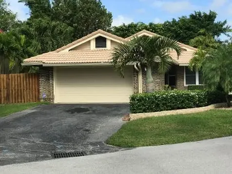4135 NW 1st Court Delray Beach FL 33445