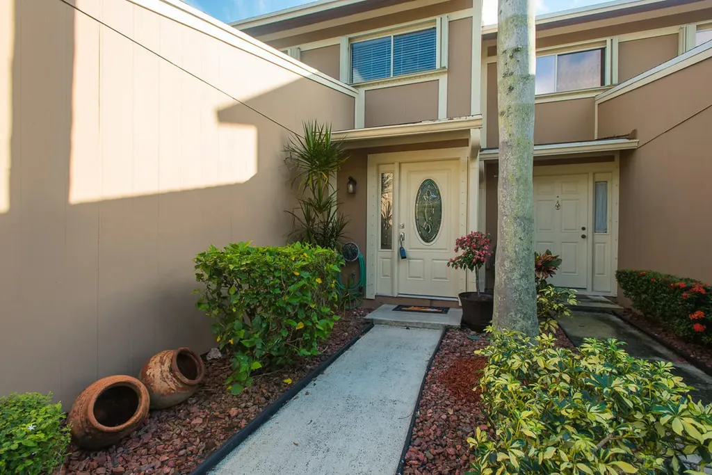 52 Maplecrest Circle Jupiter FL 33458