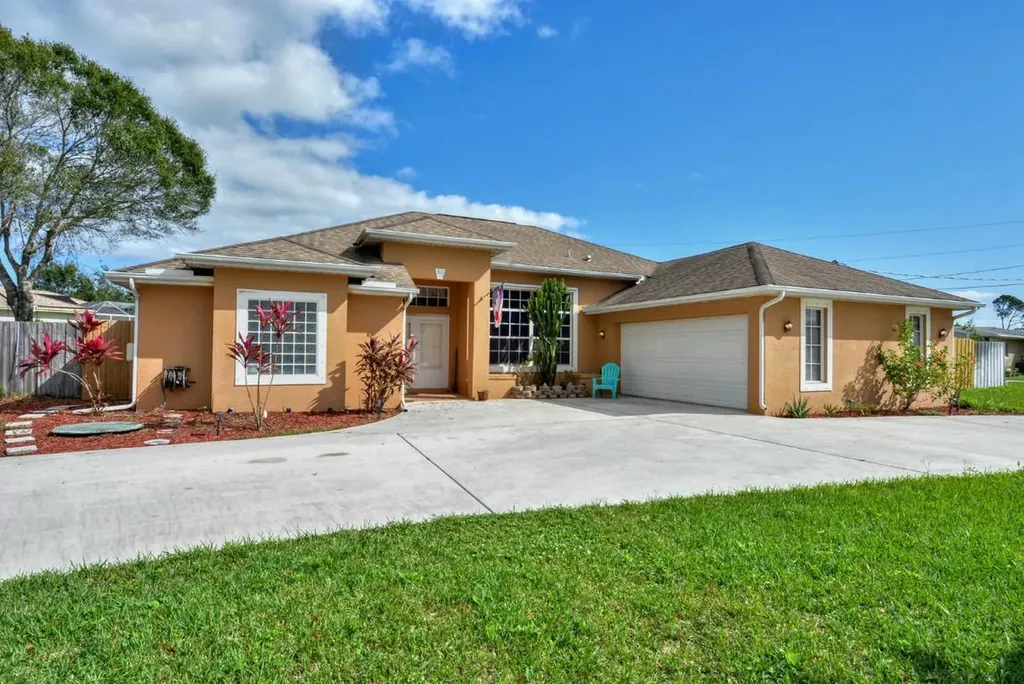 511 NW Monica Street Port St Lucie FL 34983