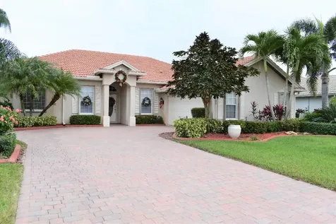 492 NW Dover Court Port St Lucie FL 34983