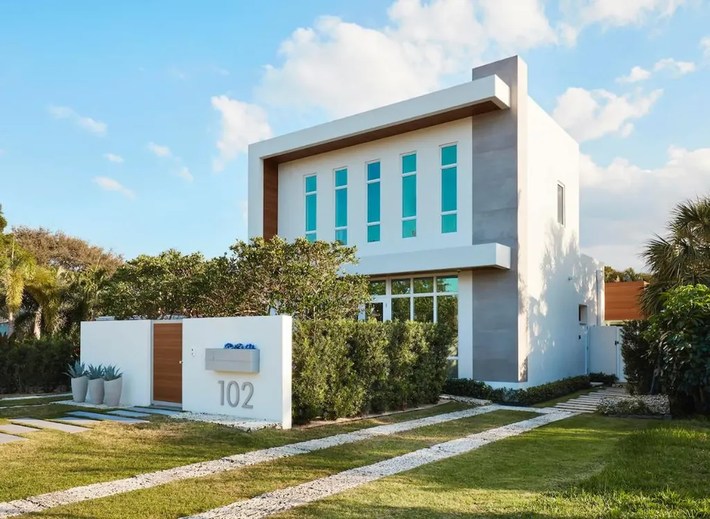 102 NE 11th Street Delray Beach FL 33444