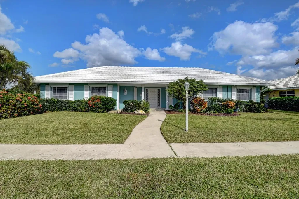 1120 SW Mulberry Way Boca Raton FL 33486