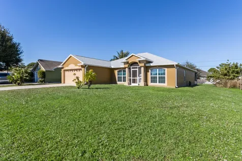 1079 SW Barbarosa Avenue Port St Lucie FL 34953