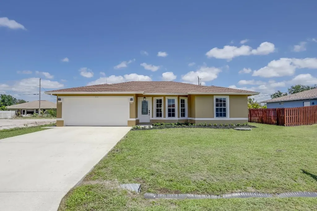 559 SW Halifax Avenue Port St Lucie FL 34953