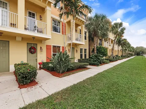1235 Via De Fossi Boynton Beach FL 33426