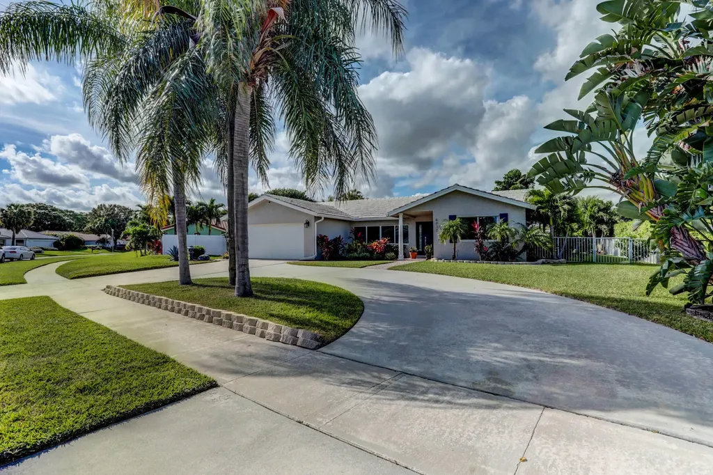 6077 Woodbury Road Boca Raton FL 33433