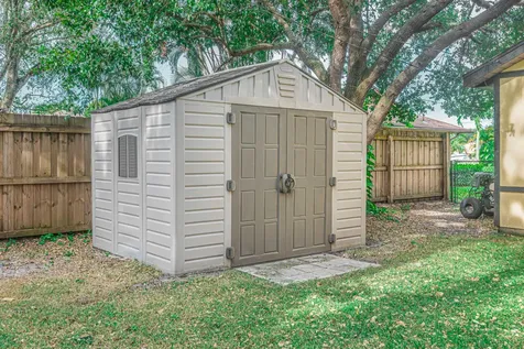 1384 SW Axtell Avenue Port St Lucie FL 34953