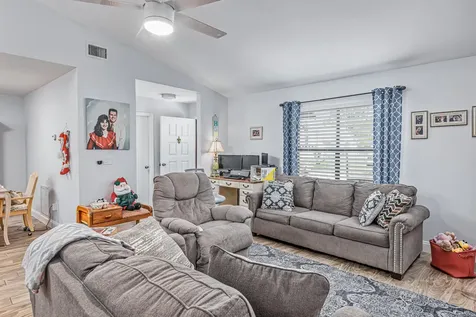 1384 SW Axtell Avenue Port St Lucie FL 34953