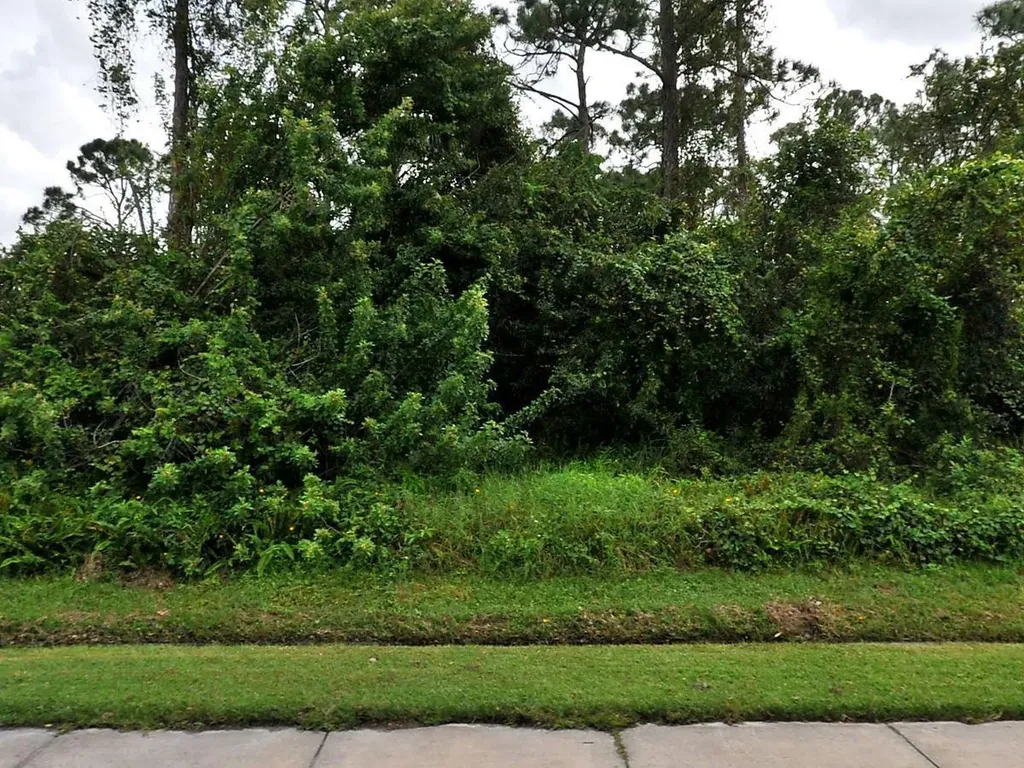 662 SE Thornhill Drive Port St Lucie FL 34983