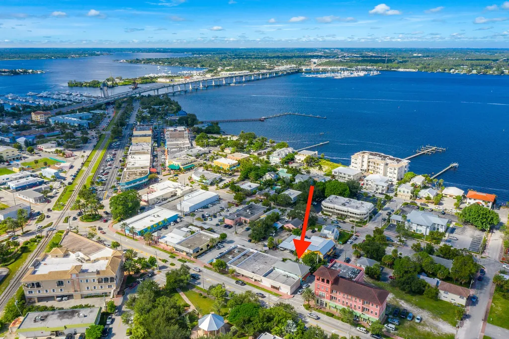 320 SE Denver Avenue Stuart FL 34994
