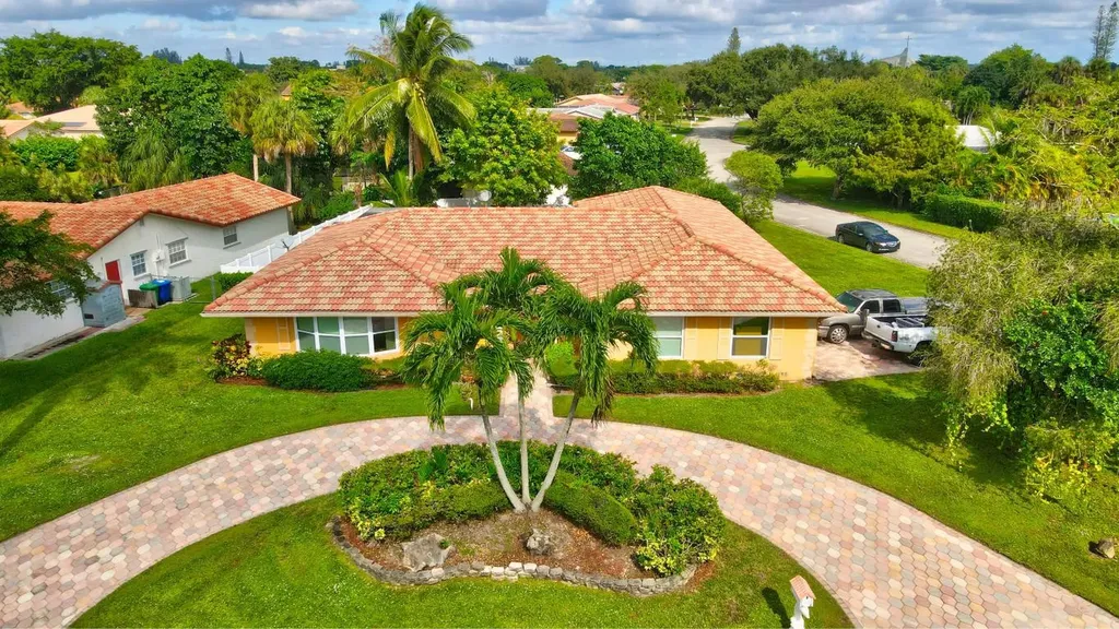 8439 NW 16th Street Coral Springs FL 33071