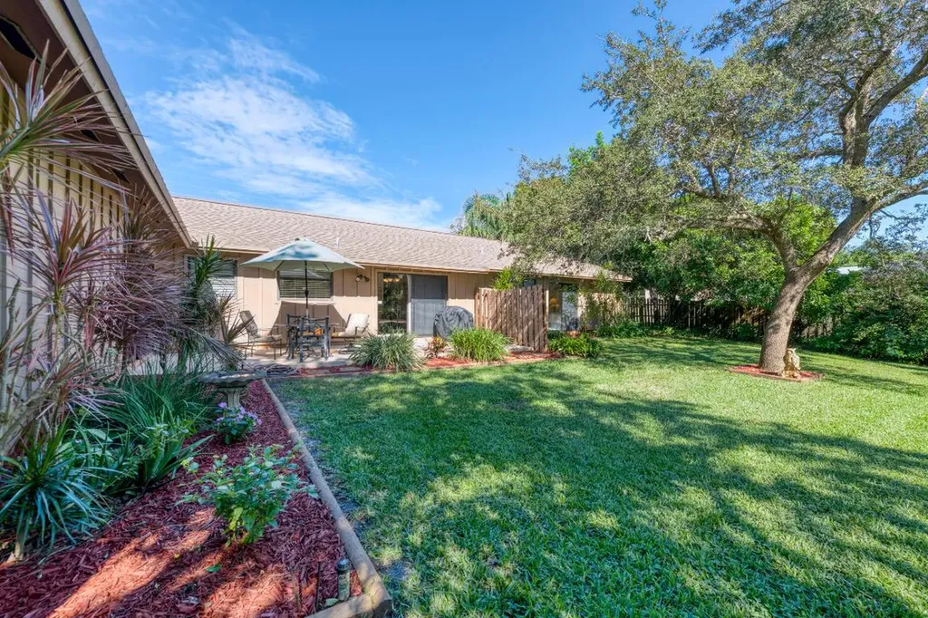 9032 SE Duncan Street Hobe Sound FL 33455
