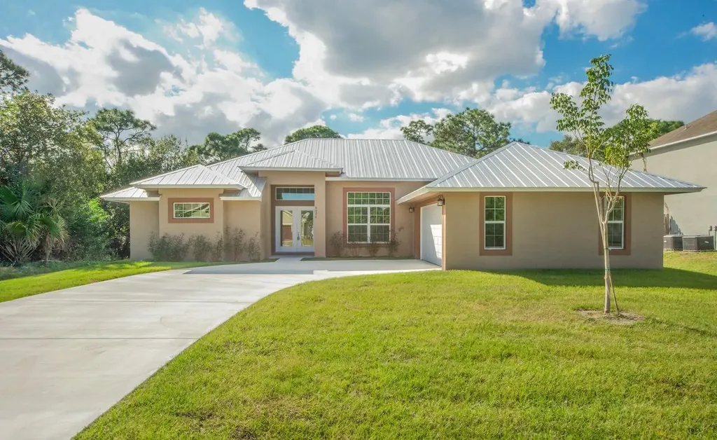 589 SW Dahled Avenue Port St Lucie FL 34953