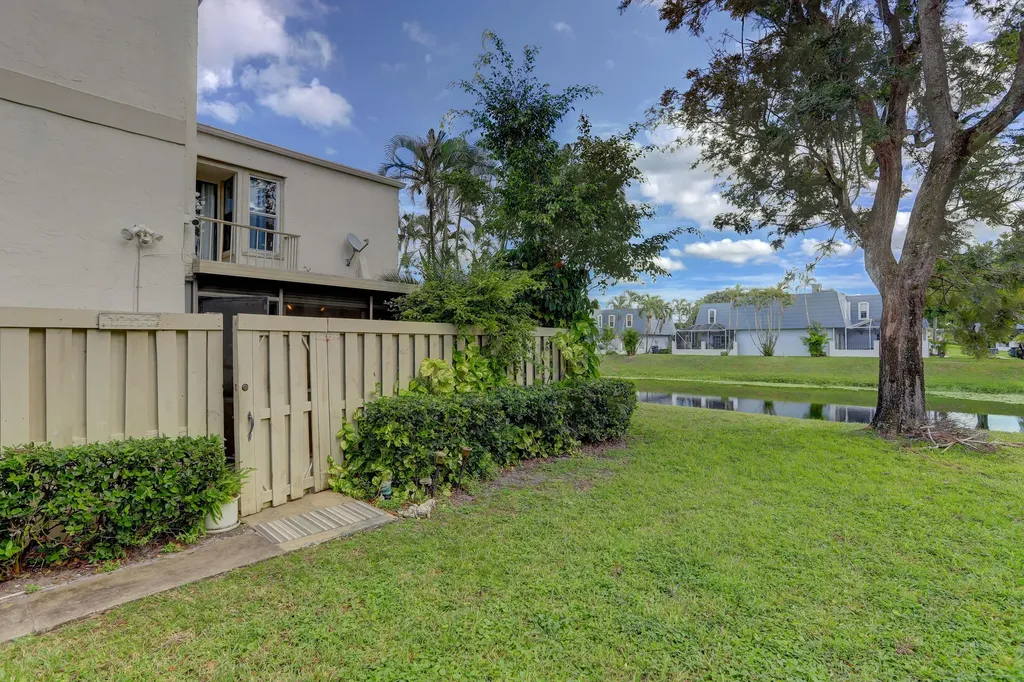 12114 Regal Court S Wellington FL 33414
