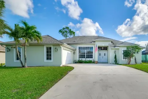 2495 SW Falcon Circle Port St Lucie FL 34953