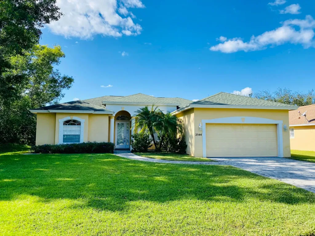2544 SE West Blackwell Drive Port St Lucie FL 34952