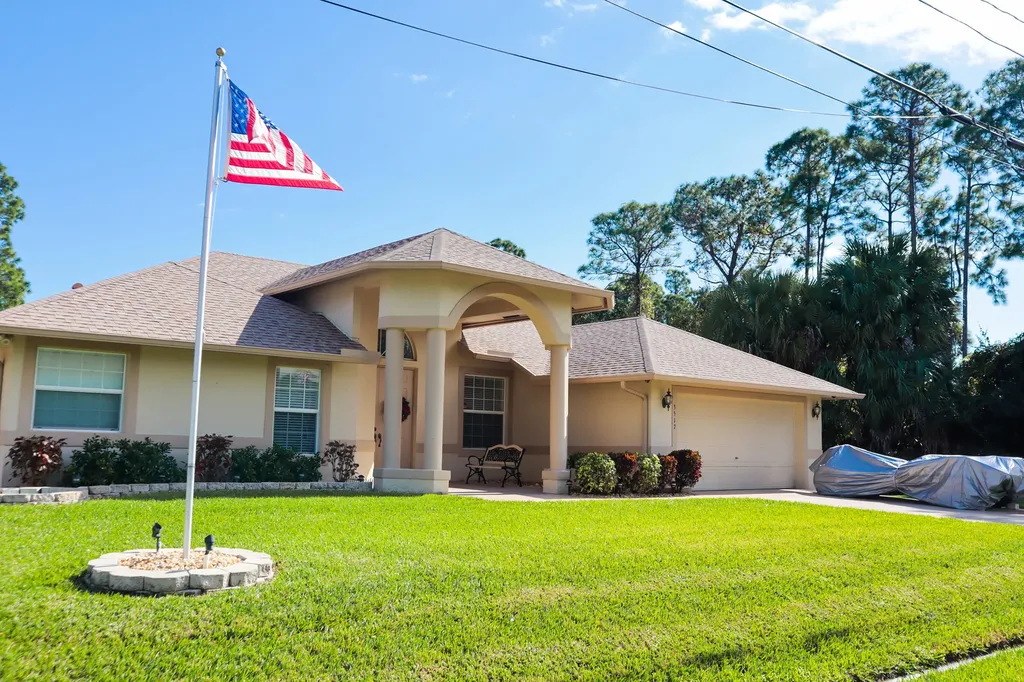 3517 SW Kromrey Street Port St Lucie FL 34953