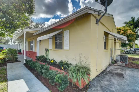 5710 S 38th Court Greenacres FL 33463
