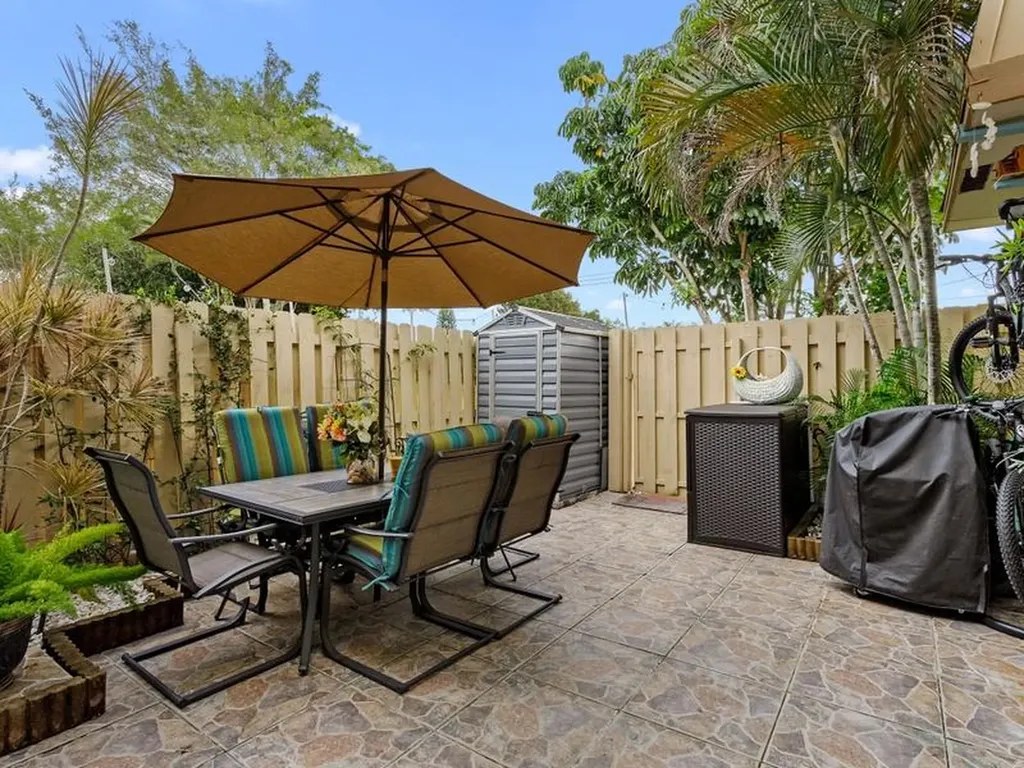 2622 NW 7th Court Delray Beach FL 33445
