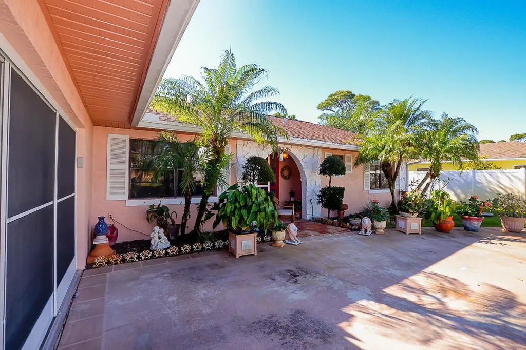 782 SE Thornhill Drive Port St Lucie FL 34983
