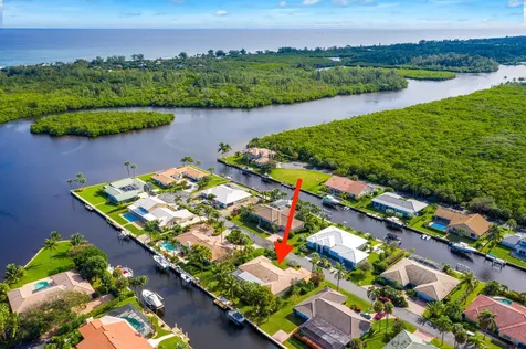 9127 SE Star Island Way Hobe Sound FL 33455