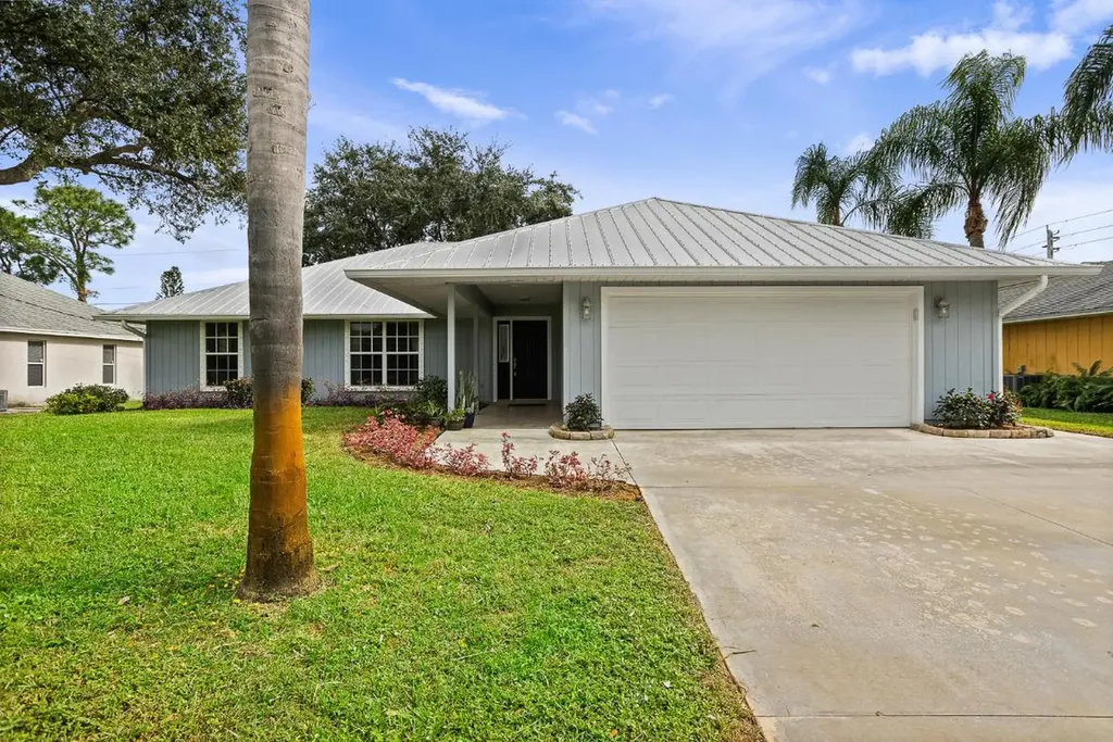 2325 SE Maize Street Port St Lucie FL 34952
