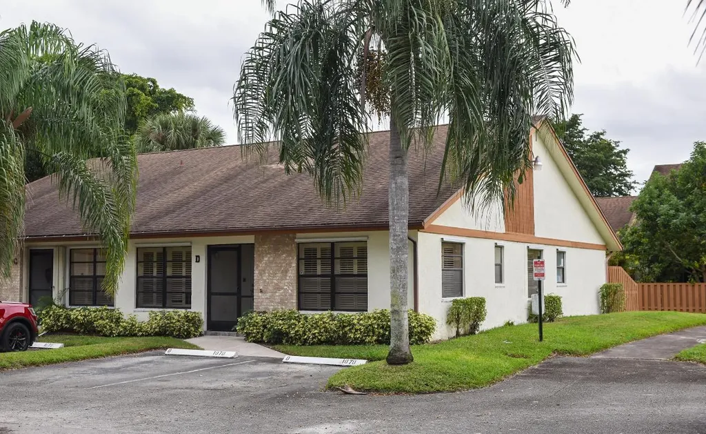 1070 Parkside Green Drive Greenacres FL 33415