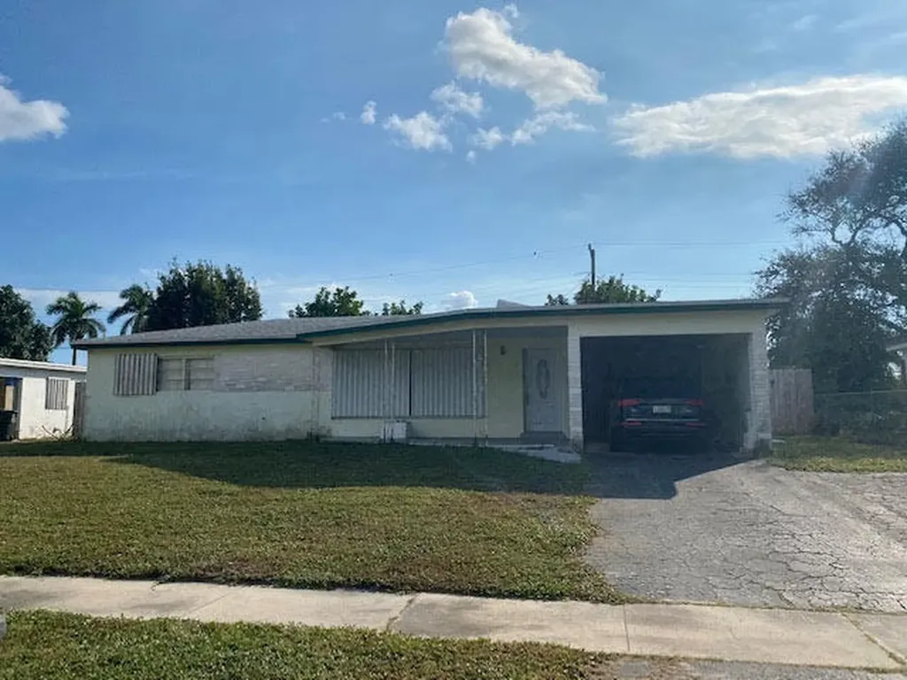 340 NE 23rd Way Boca Raton FL 33431