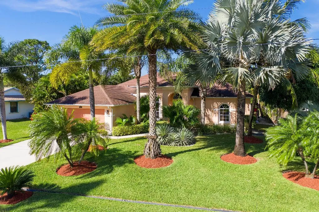 857 SW Nichols Terrace Port St Lucie FL 34953
