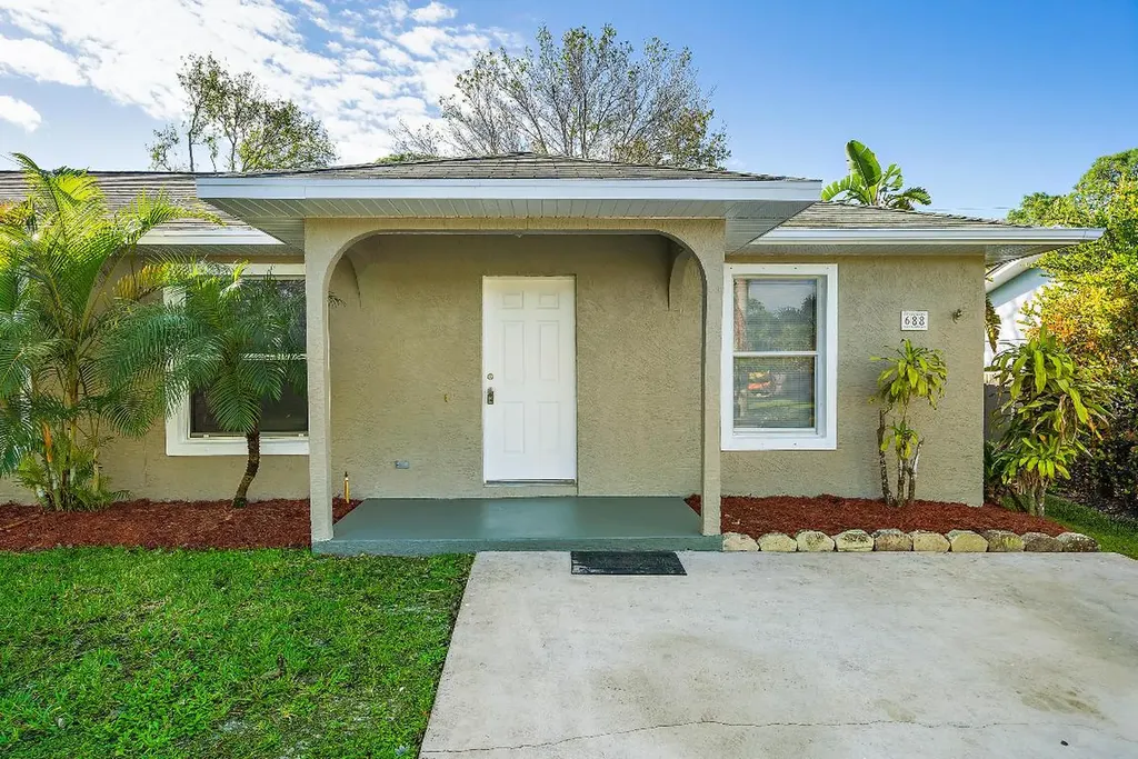 688 SW 36th Terrace Palm City FL 34990