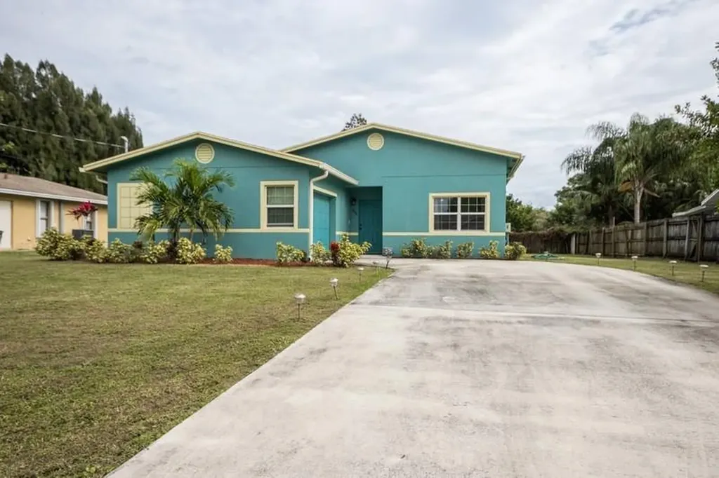 735 SW Curtis Street Port St Lucie FL 34983