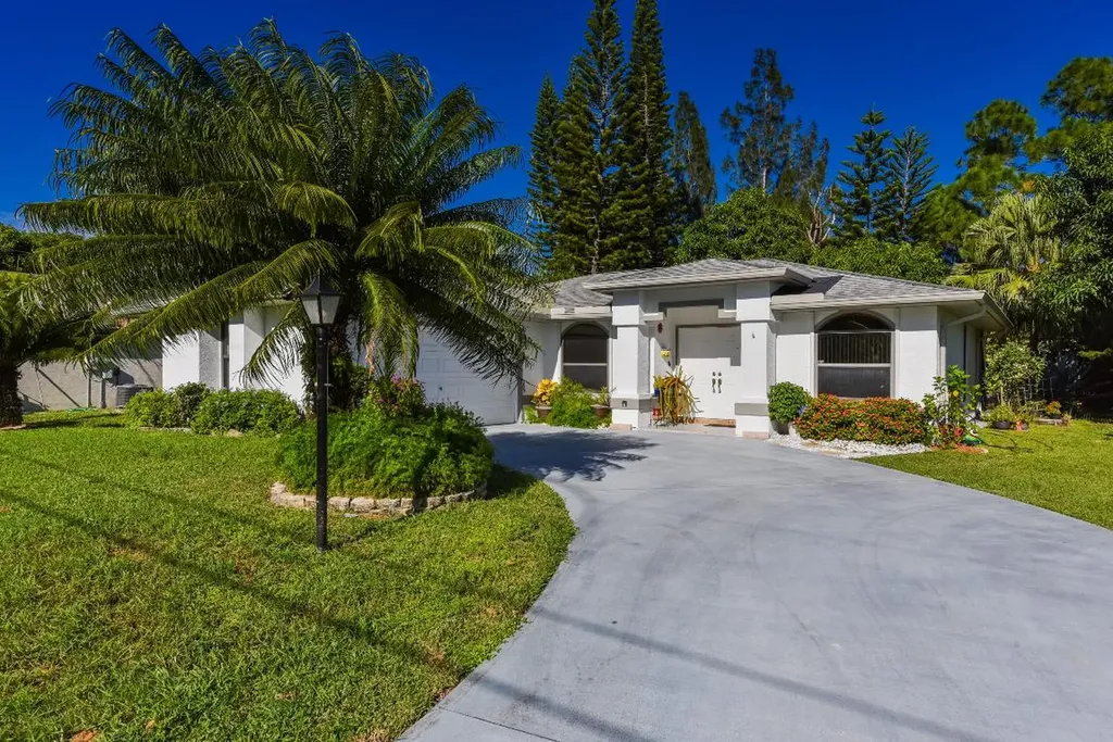 317 NW Concord Drive Port St Lucie FL 34983