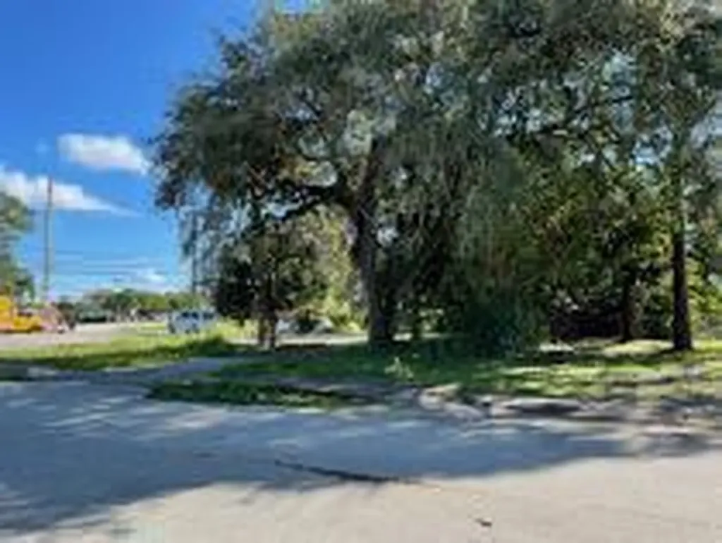 7595 S Military Trail Lake Worth FL 33463