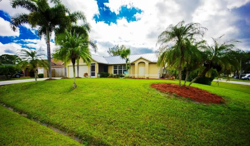 634 SW Sansom Lane Port St Lucie FL 34953