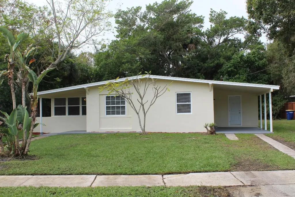 2019 Hills Court Fort Pierce FL 34950