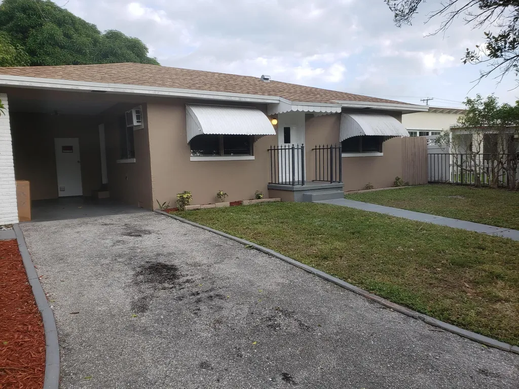 1310 S L Street Lake Worth Beach FL 33460