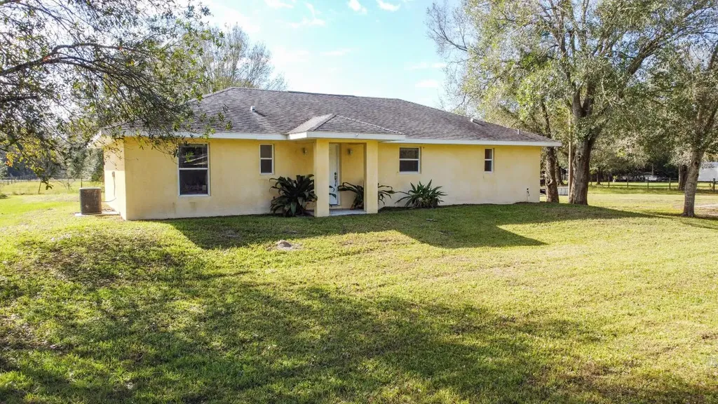 7816 NW 89th Court Okeechobee FL 34972