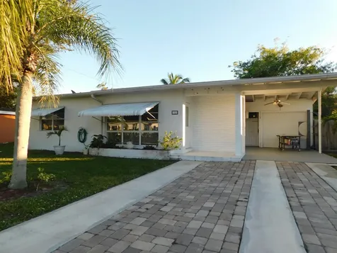 152 SE Prima Vista Boulevard Port St Lucie FL 34983