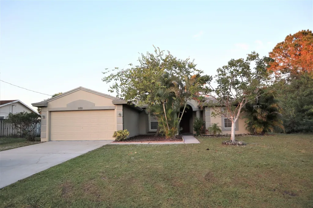 1105 SW Gastador Avenue Port St Lucie FL 34953